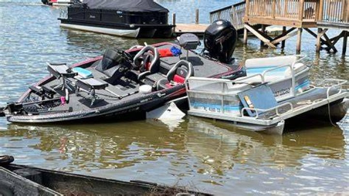 A boat crash has injured eight people in the Lake of the Ozarks, Missouri