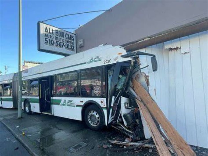 A bus crashed into a KFC in Chicago