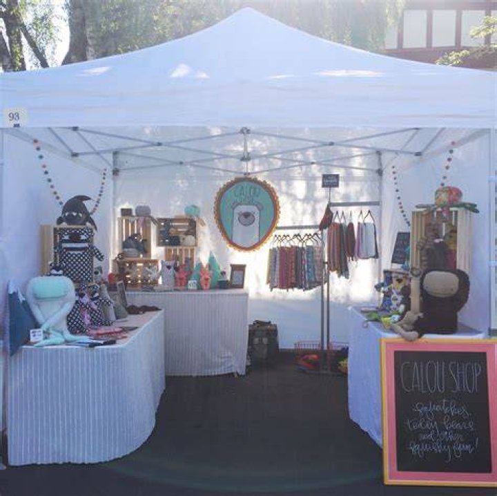 A former photo booth vendor revealed the experience that made them shut down their business