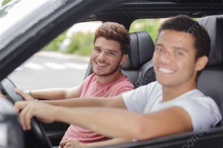 A friend who is driving past stops and races to help his pal