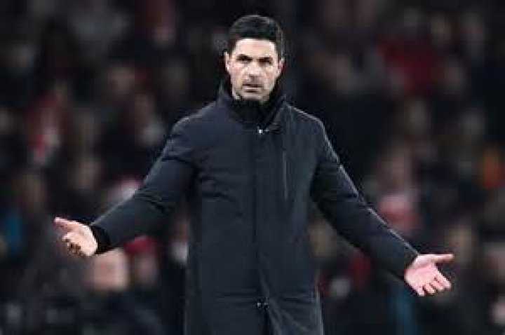 A frustrated Mikel Arteta gesticulates on the sidelines