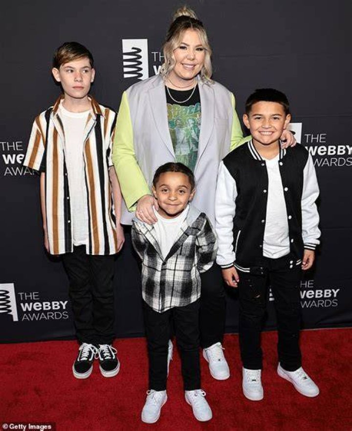 A source close to Kailyn confirmed that she welcomed a fifth child fathered by boyfriend Elijah Scott, but she has not addressed the rumors