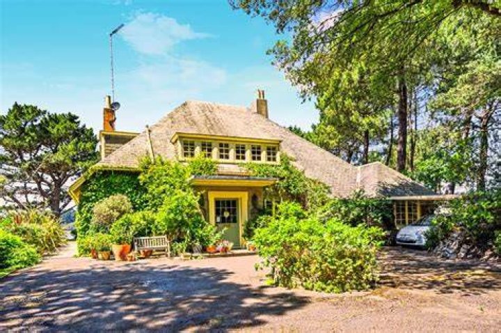 A waterside bungalow in Sandbanks is worth £4,640 per square foot