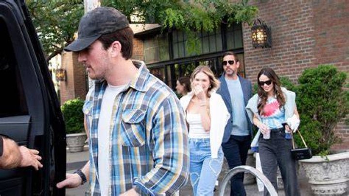 Aaron Rodgers Enjoys Taylor Swift&rsquo;s &lsquo;Eras Tour&rsquo; Concert With Miles Teller and His Wife Keleigh
