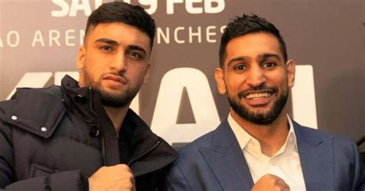 Adam Azim with Amir Khan and brother Hassan