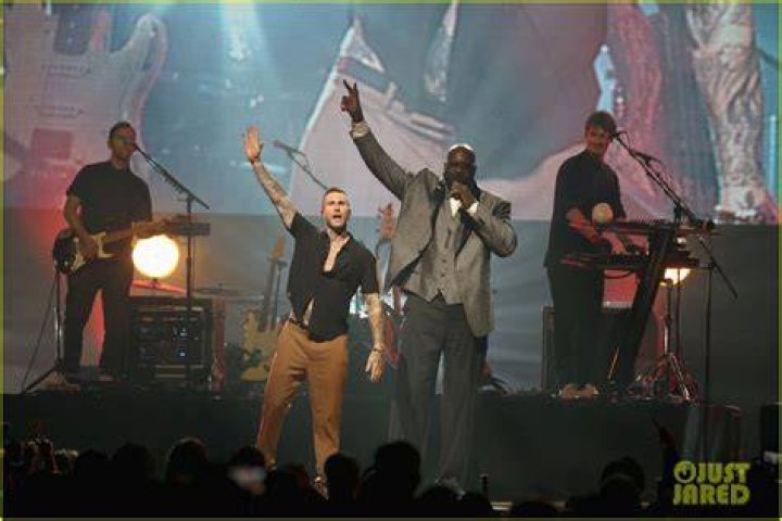 Adam Levine Makes 1st Public Appearance, Performs With Maroon 5 After Scandal