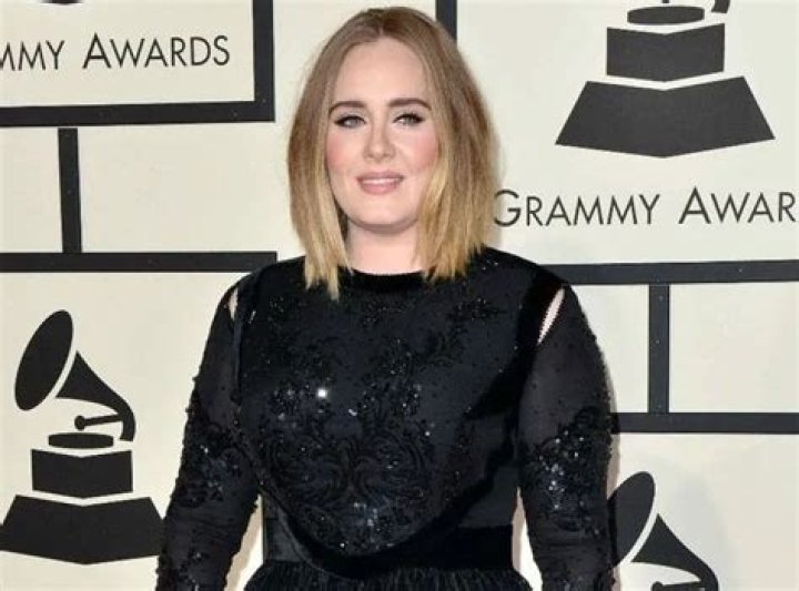 Adele played a divorcee in an SNL comedy skit