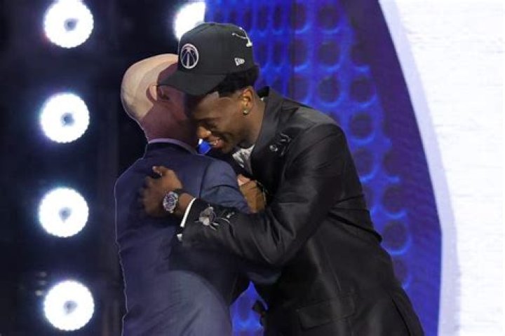 After he was drafted by the Phoenix Suns, Amar'e met Alexis when they were 19 years old