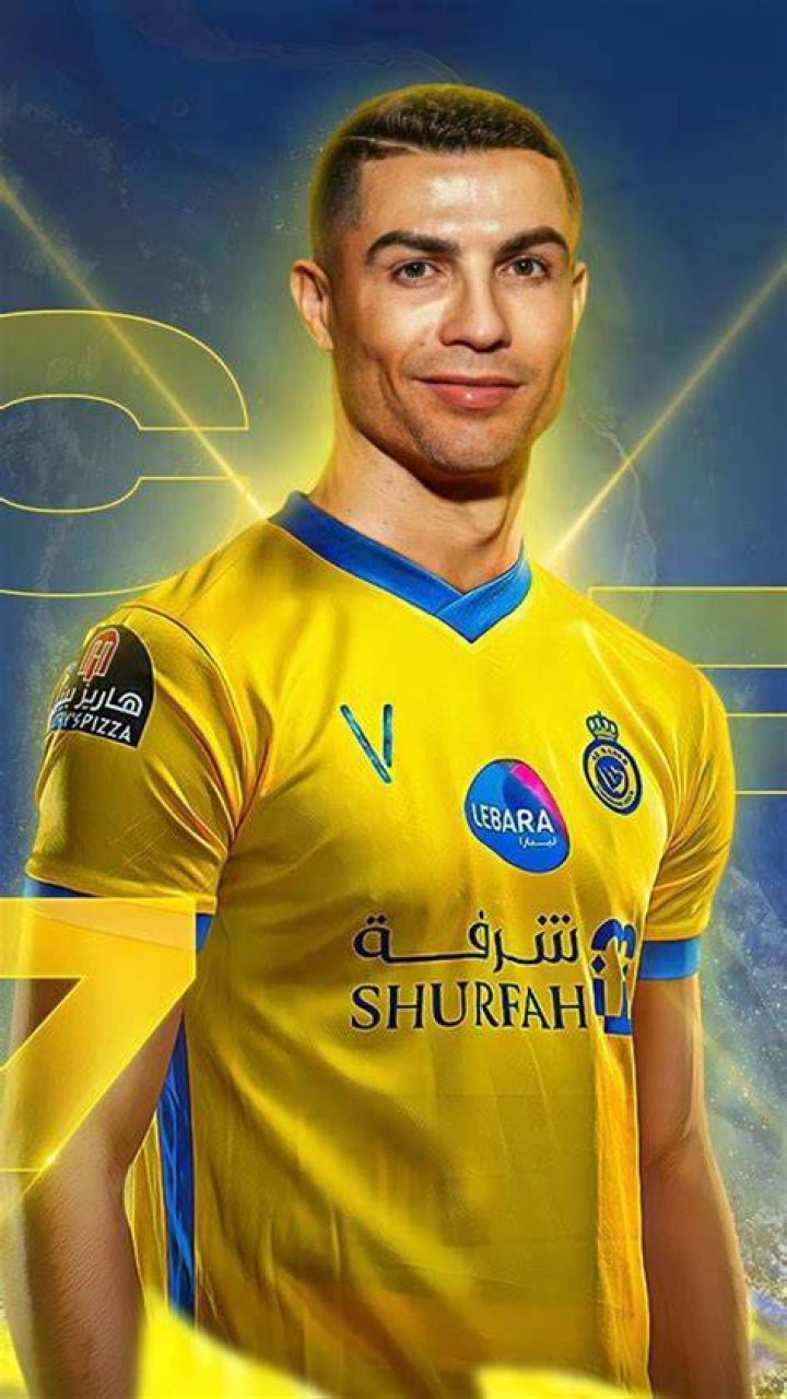 Al-Nassr new boy Ronaldo hugged Brazilian legend Roberto Carlos