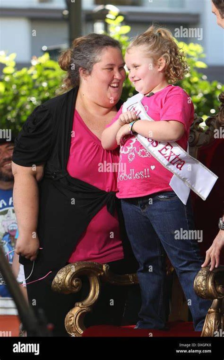  Alana, here with her mother, sister Lauryn, and father Sugar Bear, first stepped into the limelight when she was in Toddlers and Tiaras in 2012