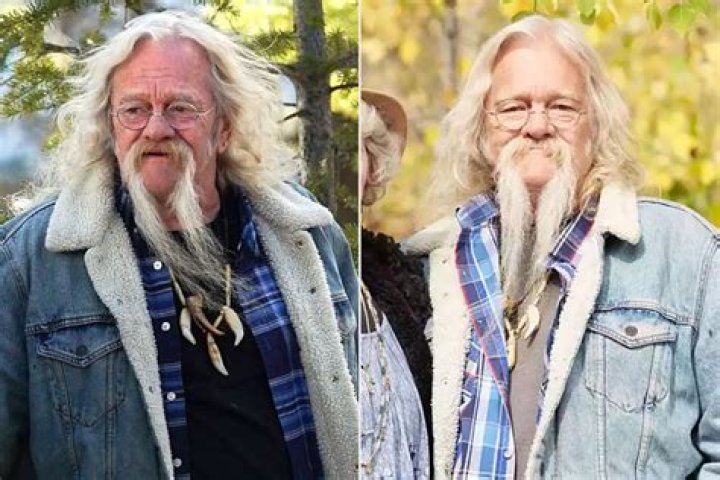  Alaskan Bush People follows Billy Brown and his family