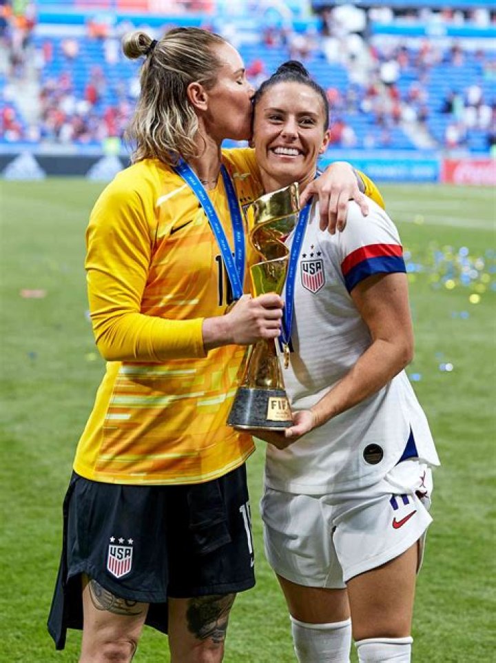 Ali Krieger Learned Ashlyn Harris Filed for Divorce While on the Field How the Team Supported Her