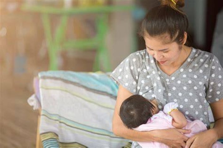 Alice Bender plans to breastfeed her son Fern until he's four and claims baby formula should 'not be legal'
