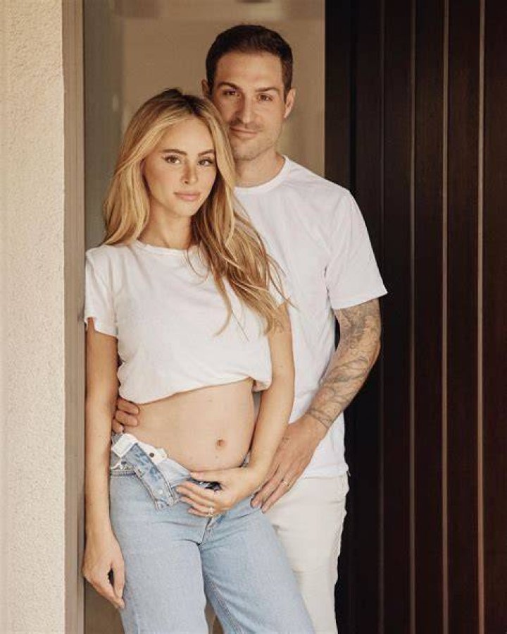 Amanda Stanton is Pregnant With Her 3rd Child, Her 1st With Husband Michael Fogel