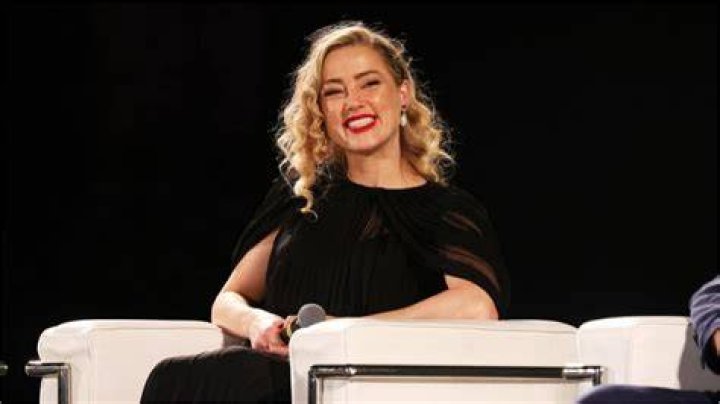 Amber Heard appeared on the Late Late Show with James Corden in December 2015