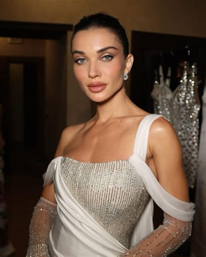 Amy Jackson posed for the snap while in Oaklahoma