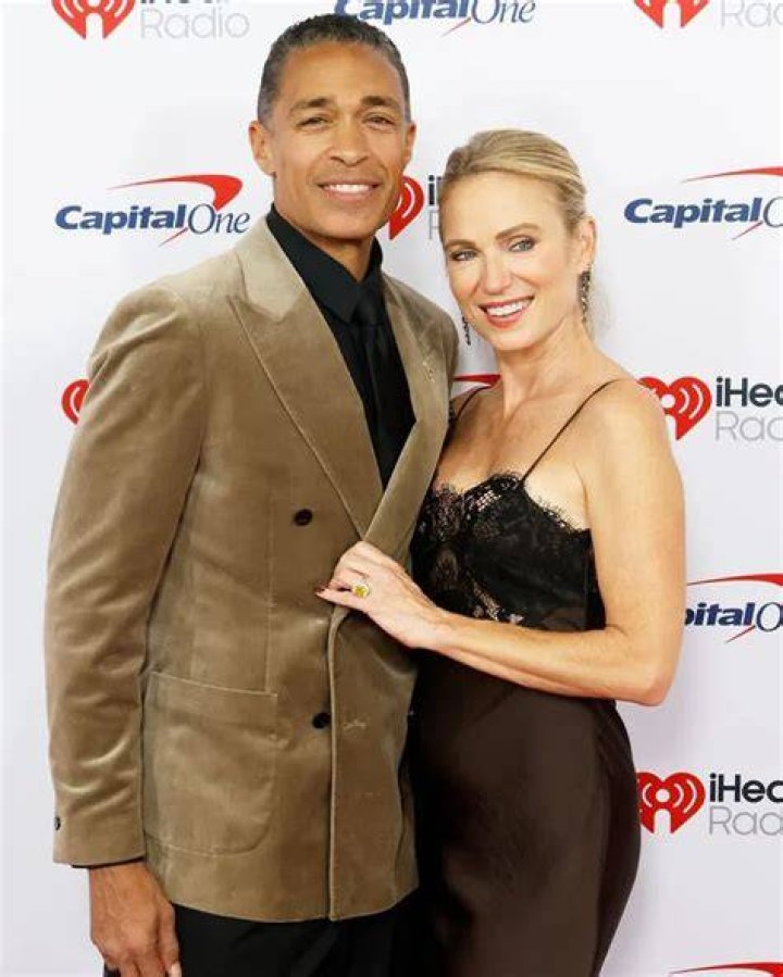 Amy Robach T J Holmes Get Candid About Dealing With Money as a Couple