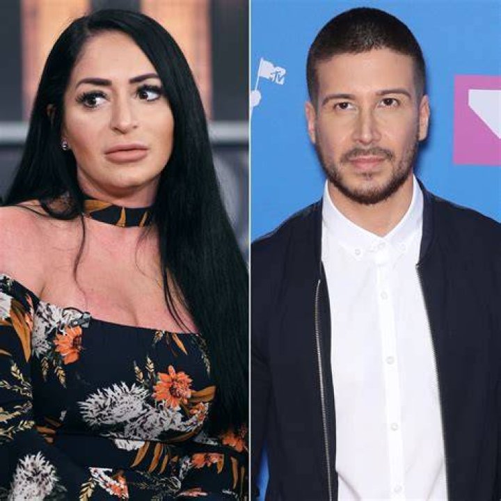 Angelina Slaps Vinny After He Tries to Put Her in a 'Hamster Cage': Watch