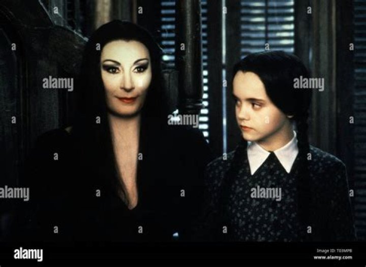 Anjelica Huston and Christina Ricci on The Addams Family