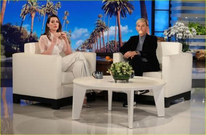 anne-hathaway-ellen-degeneres-drinking