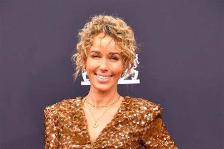 Annemarie is a "babyboomer" passionate about over 50s fashion