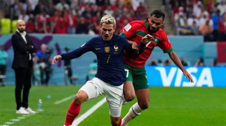  Antoine Griezmann rocked up in his white Rolls Royce wearing a protective face mask