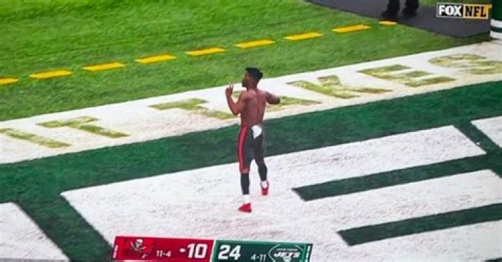 Antonio Brown walked off the field mid-game on Sunday, January 2, 2022