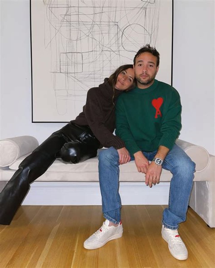 Arielle Charnas denied divorce rumors after she was pictured without her ring