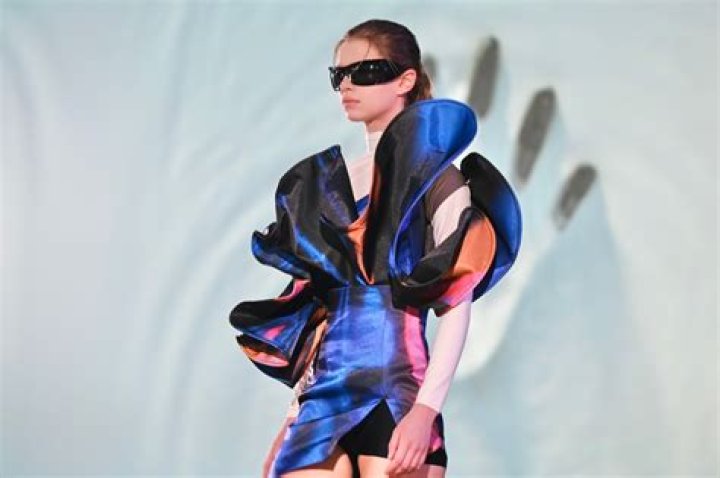 Artificial intelligence fashion designs were showcased in a December 19 fashion show in Hong Kong