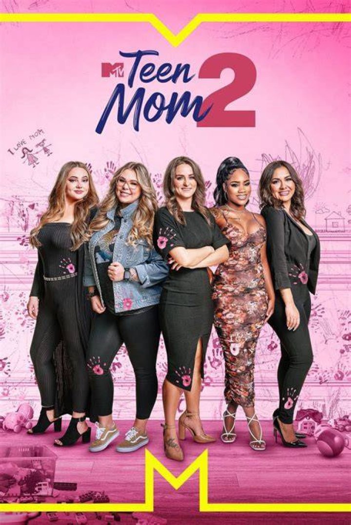 Ashely pictured wiuth her Teen Mom 2 cast