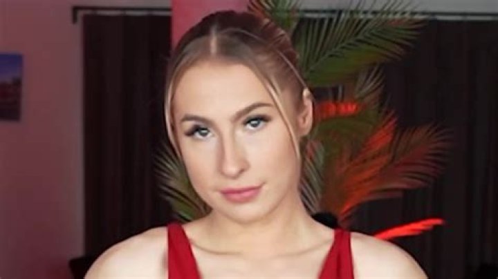 Astrid Wett showed off her body in a bikini