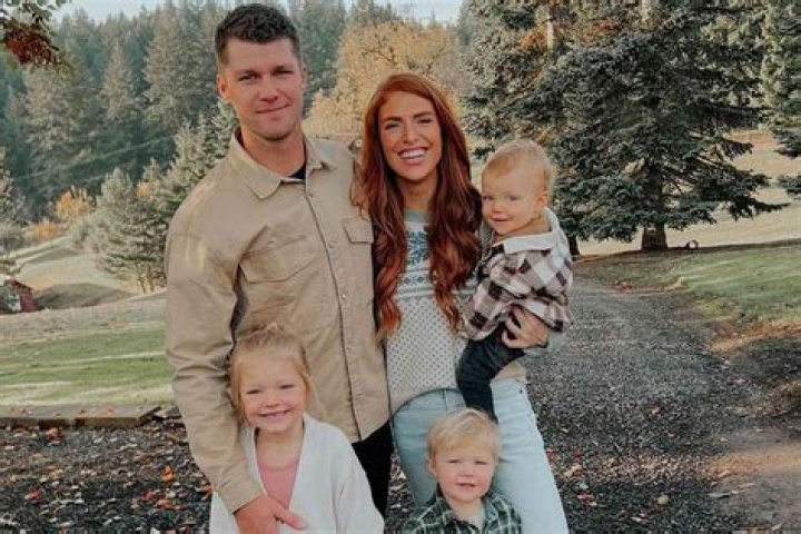 Audrey Roloff and her family posed for a holiday photo