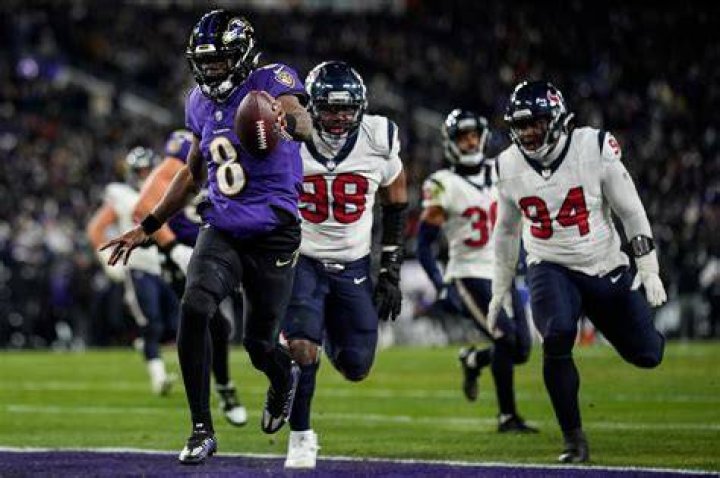 Baltimore Ravens counterpart Lamar Jackson in action