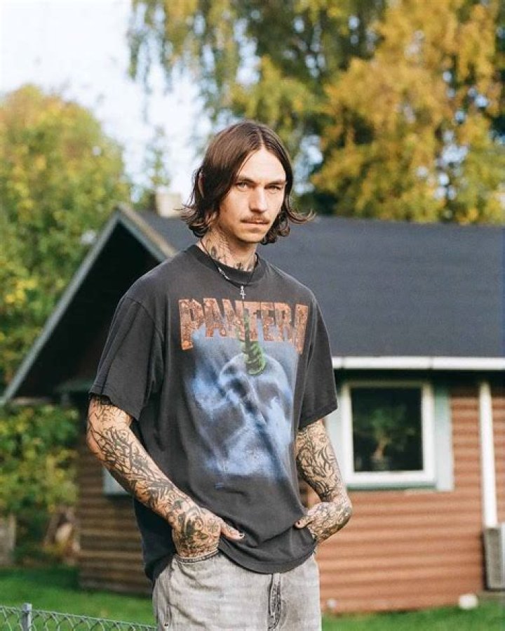 Banks is often wearing indie fashion designers on Instagram