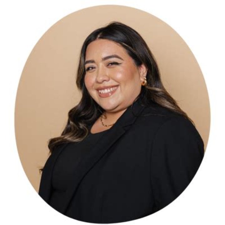 Beauty expert Karina Martinez shared clips from her beach vacation with followers