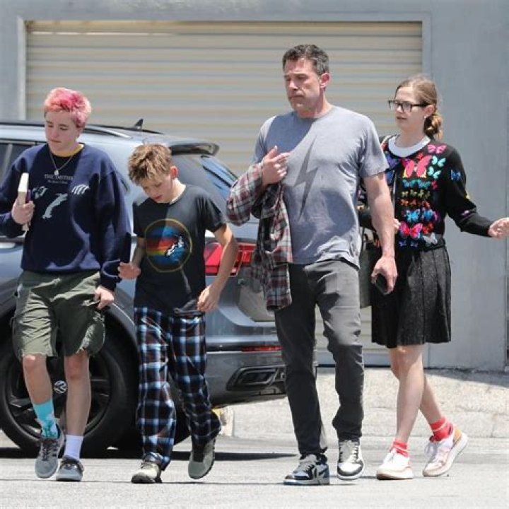 Ben Afflecks Kids Put a Cardboard Cutout of Girlfriend Ana de Armas on His Lawn