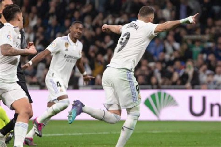 Benzema scored twice in Real's 4-3 Champions League semi-final second leg defeat