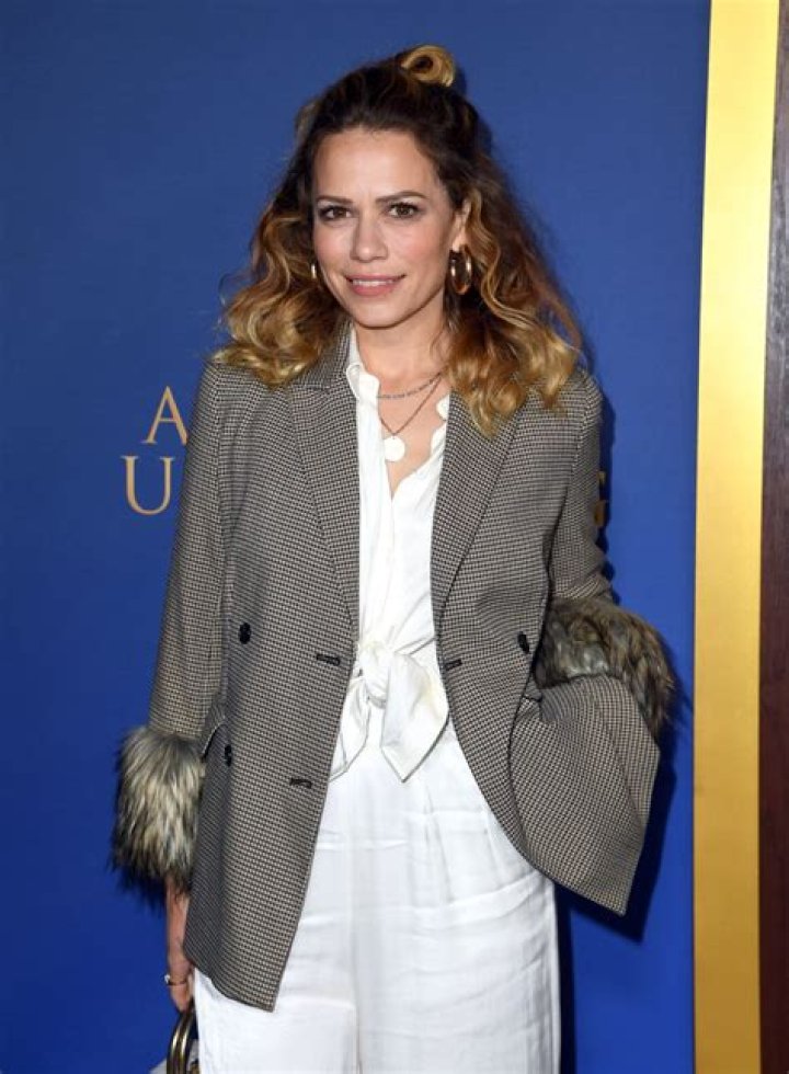 Bethany Joy Lenz Says One Tree Hill Cast Tried to Rescue Her from Cult and Show Saved Her Life 268