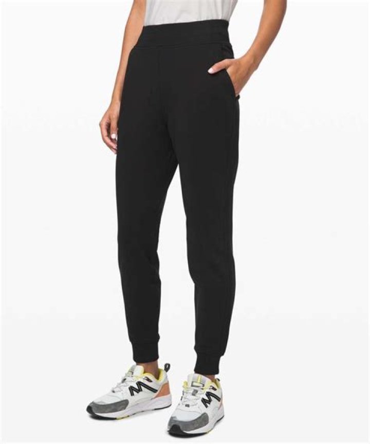 black-friday-joggers-lululemon-warm-down-tie-dye