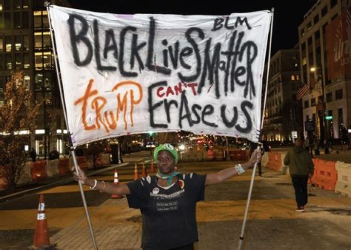 Black Lives Matter DC called for protesters to arrive at the scene upon hearing of the shooting