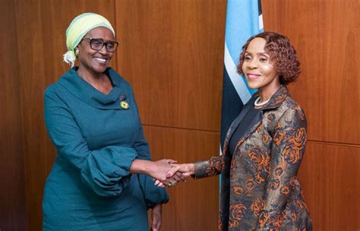 Botswana First Lady Neo Masisi held the Gem diamond yesterday while standing next to Botswana President Mokgweetsi Masisi