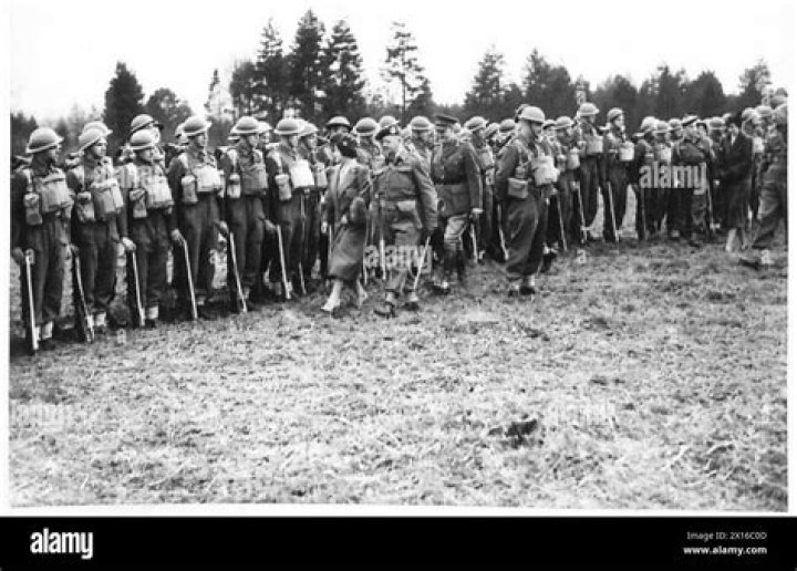  British infantrymen of the Canadian First Army meet soldiers of the US Ninth Army on March 3
