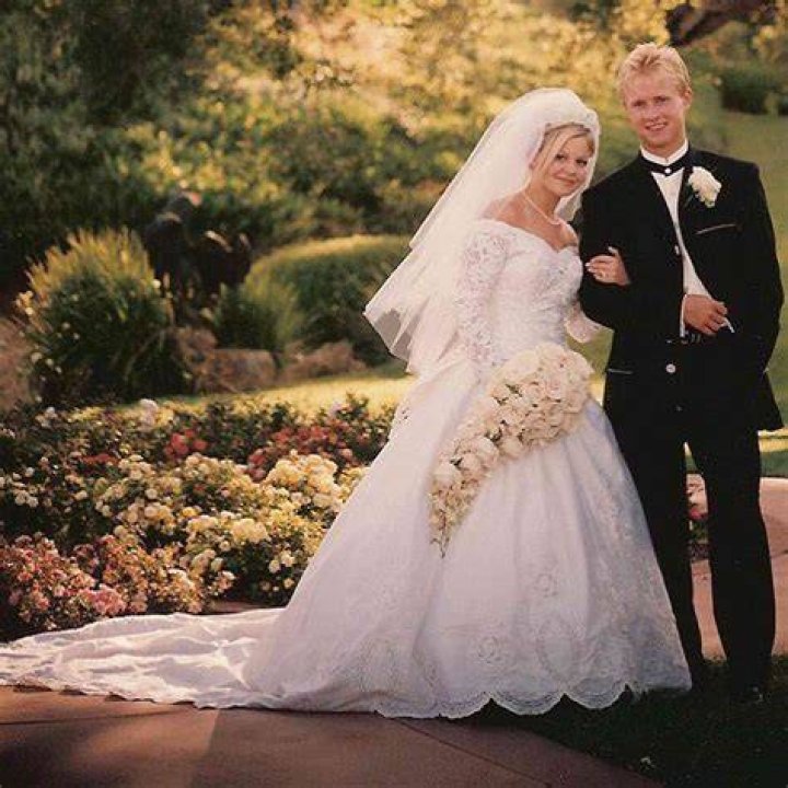 Candace Cameron Bure is married to Valeri Bure