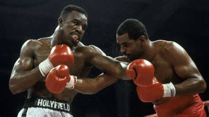  Carlos De Leon (left, battling Johnny Nelson) has died aged 60