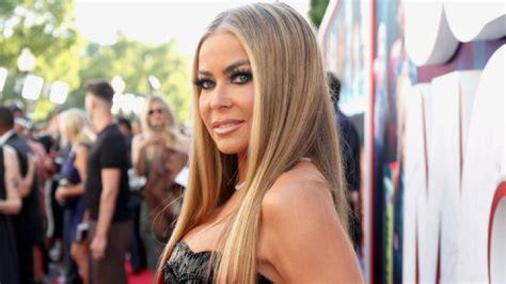 Carmen Electra closed out the year in style with a racy photo looking ahead to 2024