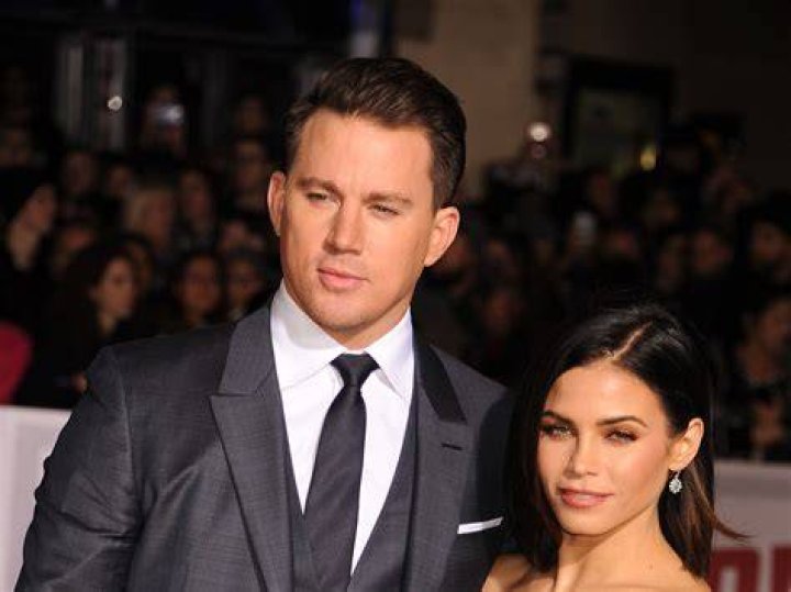 Channing-Tatum-Jenna-Dewan-Tatum-drinking
