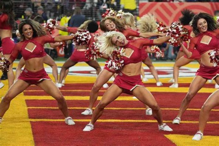  Cheerleaders perform during Super Bowl LII between the New England Patriots and the Philadelphia Eagles