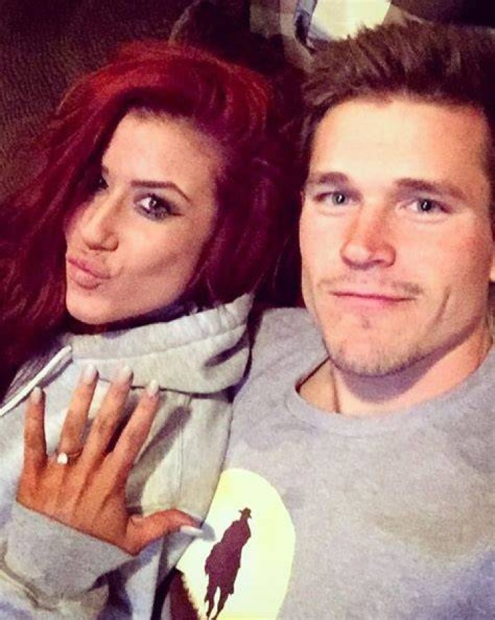 Chelsea Houska got engaged to Cole Deboer after meeting him at a gas station