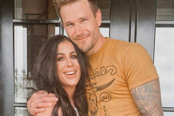 Chelsea Houska is married to Cole DeBoer