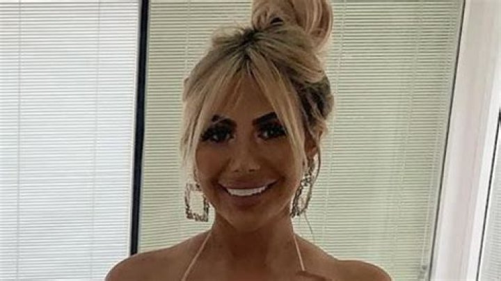  Chloe Ferry posed naked in her bars with some select bubbles covering her up